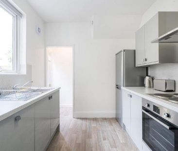 4 bedroom terraced house to rent - Photo 4