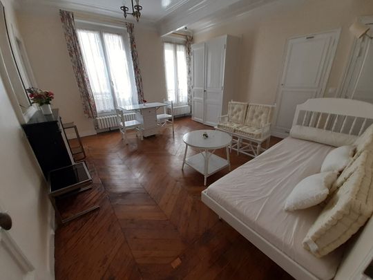 Location Appartement 2 pièces 42m² PARIS 8ème - Photo 1