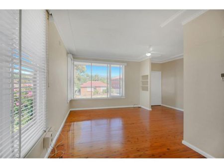 9 London Drive, West Wollongong, NSW 2500 - Photo 2