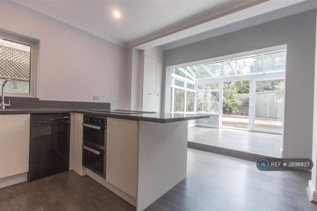 2 bedroom flat to rent - Photo 5
