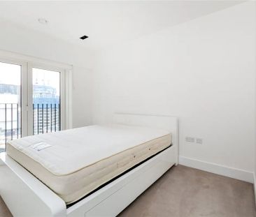 2 bedroom flat in 1 Exchange Gardens - Photo 1