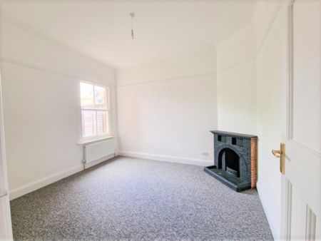 4 bedroom apartment to rent - Photo 2