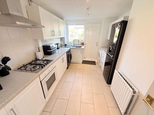 3 bedroom terraced house to rent - Photo 1