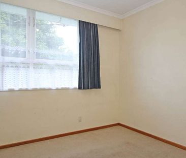 Large family home with plenty of land - Photo 5