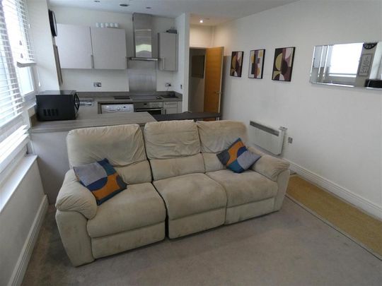 1 bedroom flat to rent - Photo 1