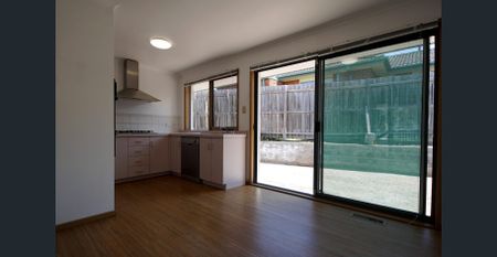 Quaint 3-Bedroom Home in Prime Parkdale Location - Photo 3