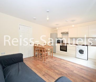 4 bedroom terraced house to rent - Photo 3