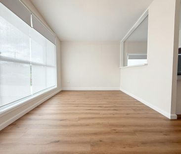 Modern Family Living - Photo 2