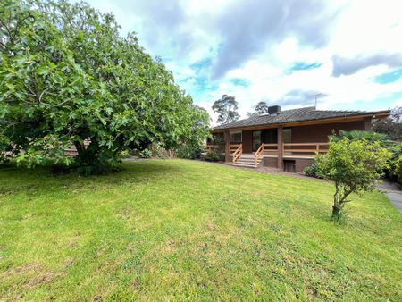 Family Home with Extra Space - Photo 5