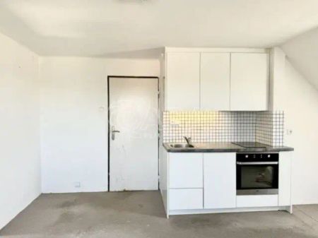 Pronájem bytu 2+kk v činžovním domě, 3.NP, zahrada, nádherný výhled na Prahu - Фото 2