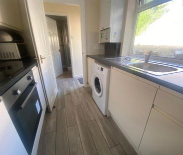 4 bedroom private hall to rent - Photo 5