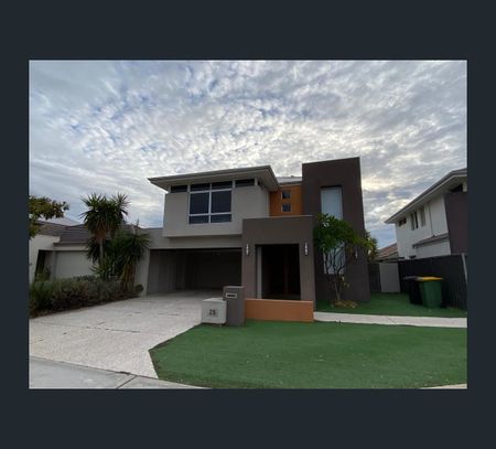 25 Glenariff Boulevard, Canning Vale, WA 6155 - Photo 2