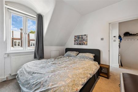 1 bedroom flat in London - Photo 4