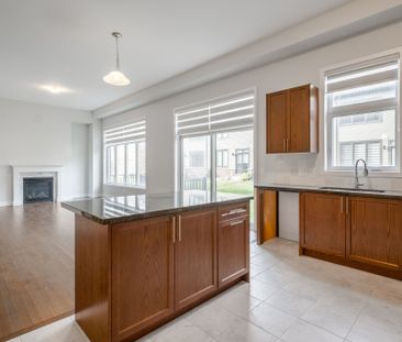 For Lease - 1040 Suddard Avenue, Oshawa, Ontario - Photo 2