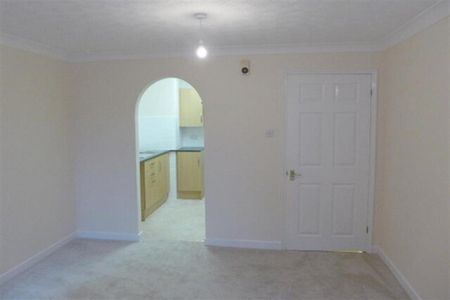 1 bedroom retirement property to rent - Photo 2