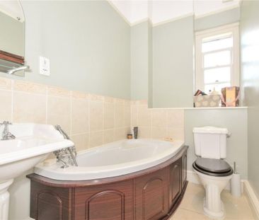4 bedroom semi-detached house to rent - Photo 4
