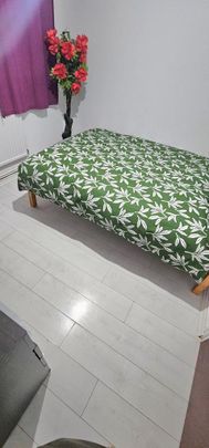 1 bedroom in a flat share to rent - Photo 1