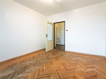 Pronájem bytu 2+1 55 m2 - Fotografie 4