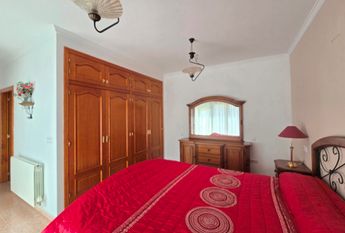 LONG TERM RENTAL Beautiful villa with sea views for rent in Benissa coast with 5 bedrooms.