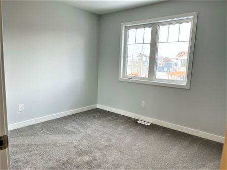 For Lease - 125 Yearling Circle, Stittsville - Munster - Richmond, Ontario - Photo 4