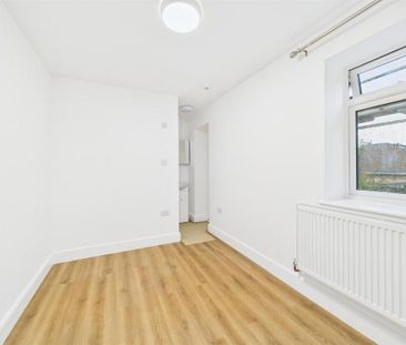 3 bedroom maisonette to rent - Photo 4