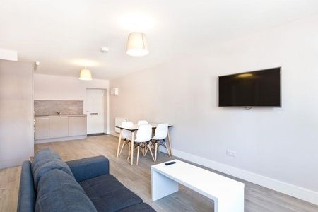 2 bedroom flat to rent - Photo 2