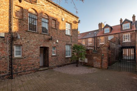 5, Hothams Court - Photo 3