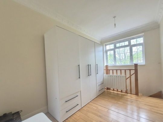 Gunnersbury Avenue, W5 - Photo 1