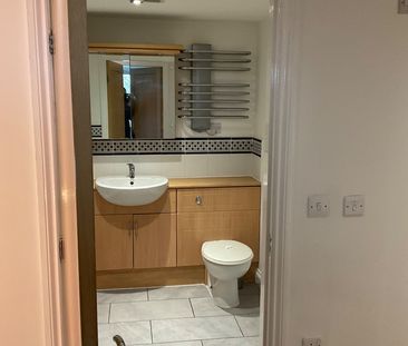 2 Bed Flat, Hyde Road, M12 - Photo 2