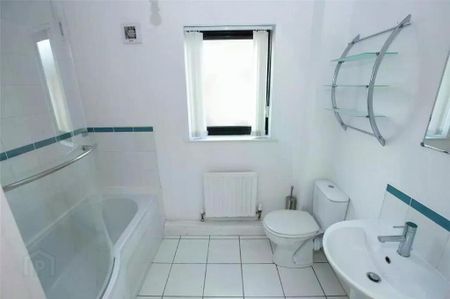 12 Skye Building, Drumadoon Square, Dundonald, Belfast, BT16 2QN - Photo 4