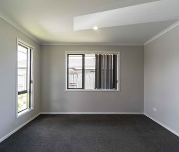 Executive Family Home - Photo 5