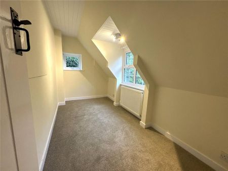 4 bedroom detached house to rent - Photo 4