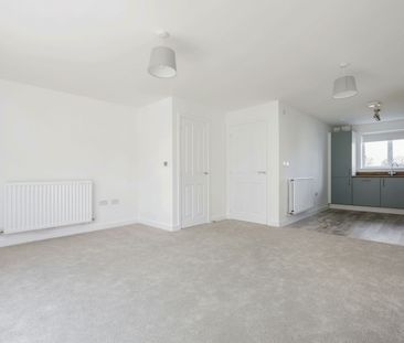 3 bedroom house to rent Marram Crescent, Harpole, Northampton, NN7 - Photo 2