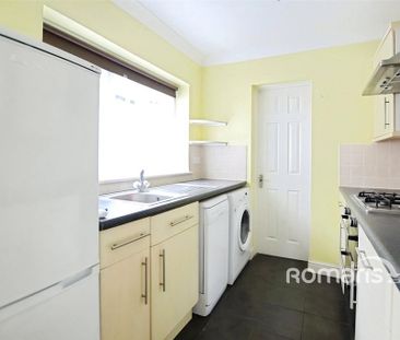 4 bedroom detached house to rent - Photo 3