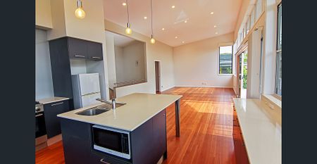 Luxurious Coastal Living @ Elizabeth Beach - Photo 3