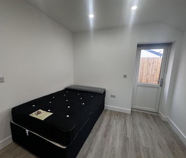 Ninian Road, Cardiff - Photo 1