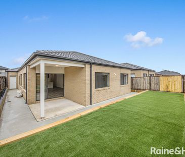 11 Furness Close, Wyndham Vale, VIC 3024 - Photo 4