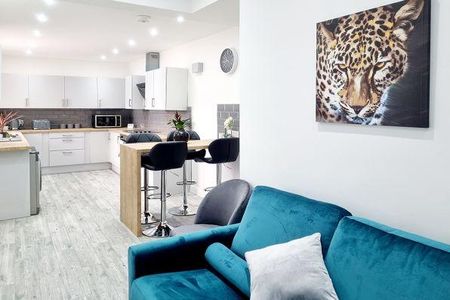 4 bedroom terraced house to rent - Photo 4