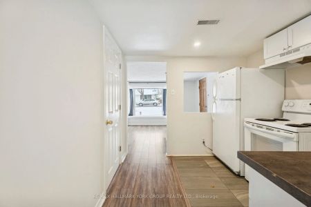 351 Winnifred Drive #(East) - Photo 5