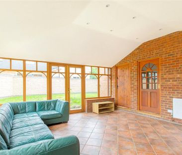 4 bedroom detached house to rent - Photo 1