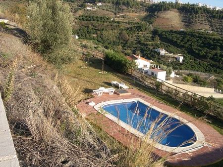 Detached villa with pool and nice views for Winter Rental in Frigiliana - Photo 2