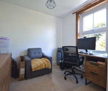 4 bedroom detached house to rent - Photo 3