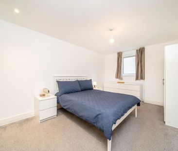 Westferry Road, E14, London - Photo 3