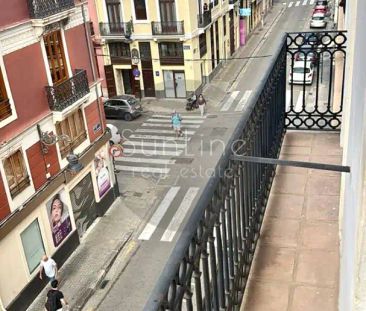 Valencia - Photo 3