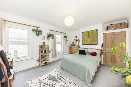 4 bedroom terraced house to rent - Photo 4