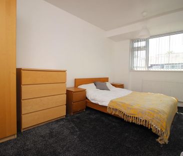 2 bedroom townhouse to rent - Photo 4