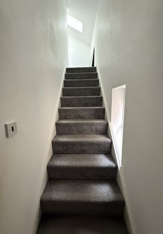 3 Bed Semi-Detached House, Norbury Avenue, CR7 - Photo 3