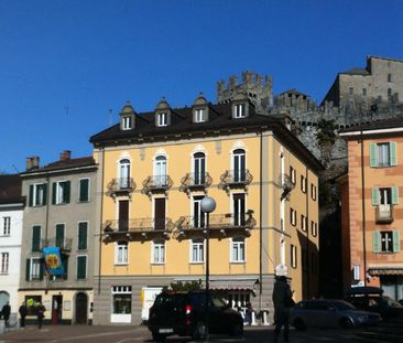 Bellinzona – Centralissimo 2.5 locali con ascensore e travi in legno - Foto 5