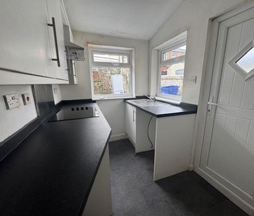 Emma Street - Photo 3