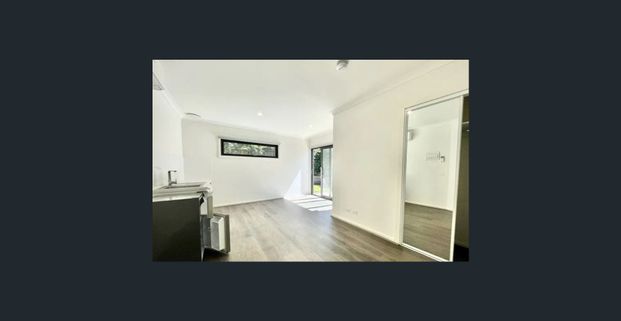 Studio Apartment - Ground Level - BONUS - Water and Electricity Included in Rent - Photo 1